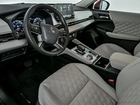 Used 2024 Mitsubishi Outlander SEL image 19