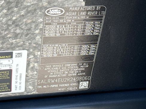 Used 2024 Land Rover Discovery Metropolitan Edition AWD/4WD image 30