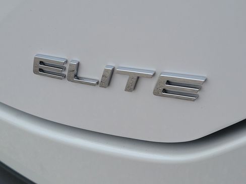 Certified 2025 Honda Pilot Elite image 12