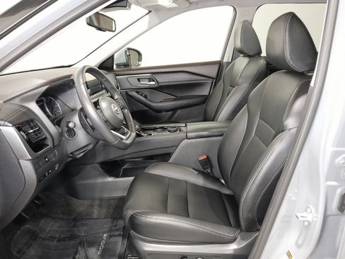 Used 2023 Nissan Rogue SL AWD/4WD image 10