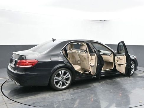 Used 2016 Mercedes-Benz E 350 4MATIC Sedan image 54