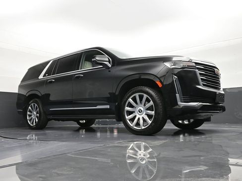 Used 2022 Cadillac Escalade ESV Premium Luxury Platinum w/ Heavy-Duty Trailer Package AWD/4WD image 27