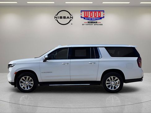Used 2023 Chevrolet Suburban Premier AWD/4WD image 4