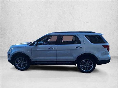 Used 2017 Ford Explorer Limited image 8
