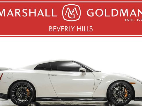 Used 2020 Nissan GT-R Premium image 1