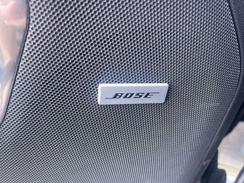 Used 2024 GMC Yukon SLT w/ SLT Luxury Package AWD/4WD image 36