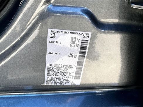 Used 2024 Nissan Altima 2.5 SR w/ SR Premium Package FWD image 36
