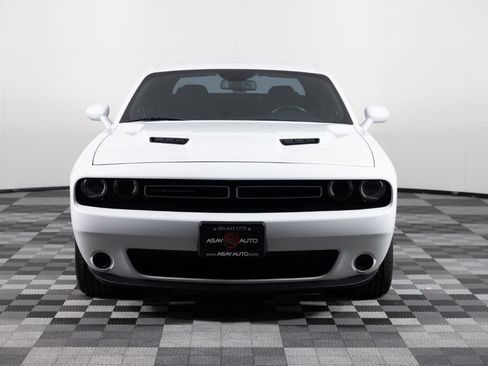 Used 2018 Dodge Challenger SXT RWD image 11