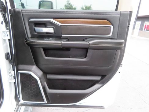 Used 2024 RAM 2500 Laramie AWD/4WD image 47