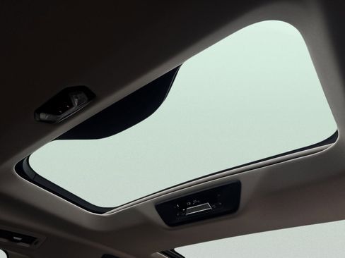 Used 2020 BMW X7 xDrive50i w/ Cold Weather Package image 54