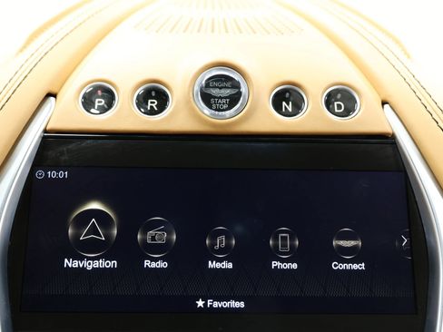Used 2021 Aston Martin DBX AWD/4WD image 35