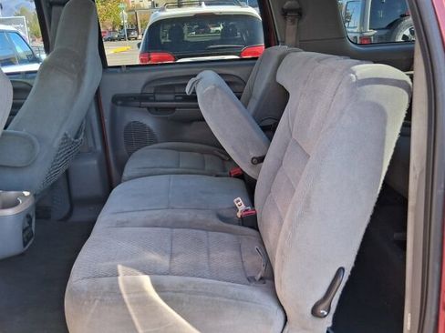 Used 2004 Ford Excursion XLT image 3