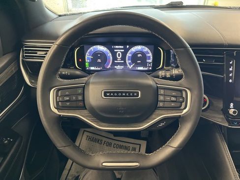 Used 2022 Jeep Wagoneer Series III w/ Premium Group I image 18