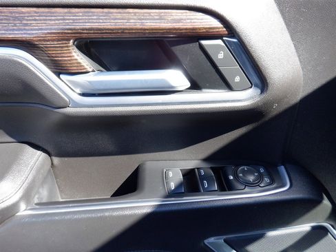 Used 2022 GMC Sierra 1500 SLE image 18