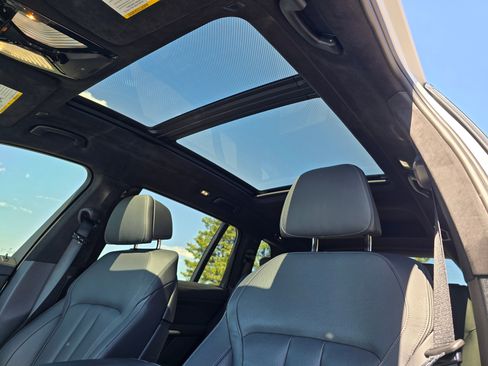 Used 2022 BMW X7 M50i AWD/4WD image 60