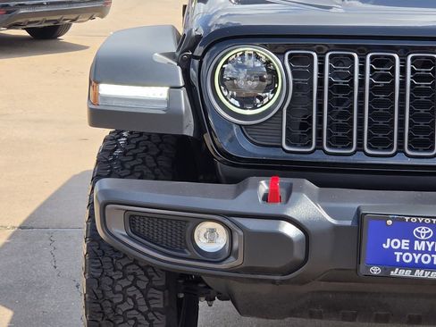 Used 2026 Jeep Wrangler Unlimited Rubicon AWD/4WD image 5