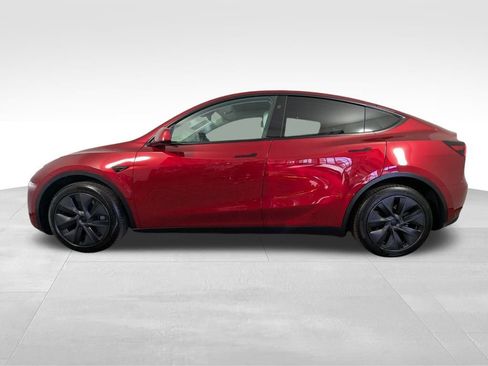 Used 2024 Tesla Model Y Long Range image 17