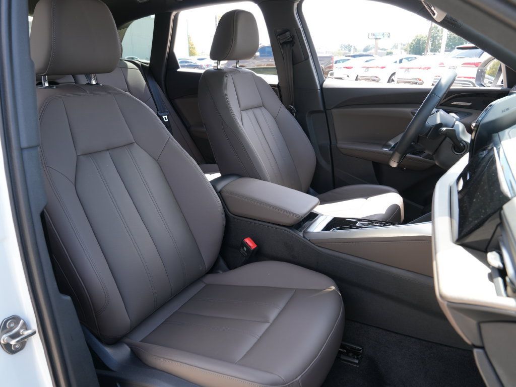 Used 2025 Audi Q5 Premium Plus w/ Premium Plus AWD/4WD image 15