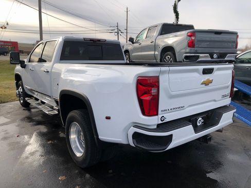 Used 2024 Chevrolet Silverado 3500 High Country w/ High Country Premium Package image 5