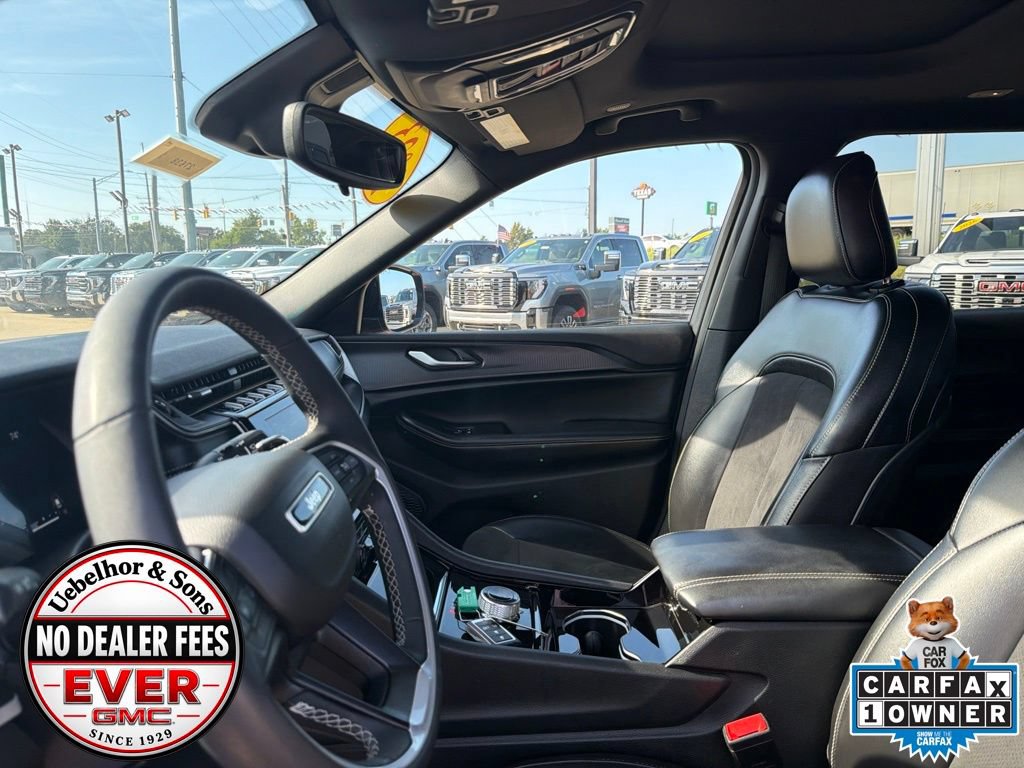 Used 2023 Jeep Grand Cherokee L Laredo AWD/4WD image 26