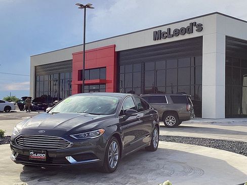 Used 2018 Ford Fusion Energi SE image 1