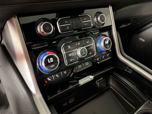 Certified 2024 GMC Yukon Denali AWD/4WD image 35