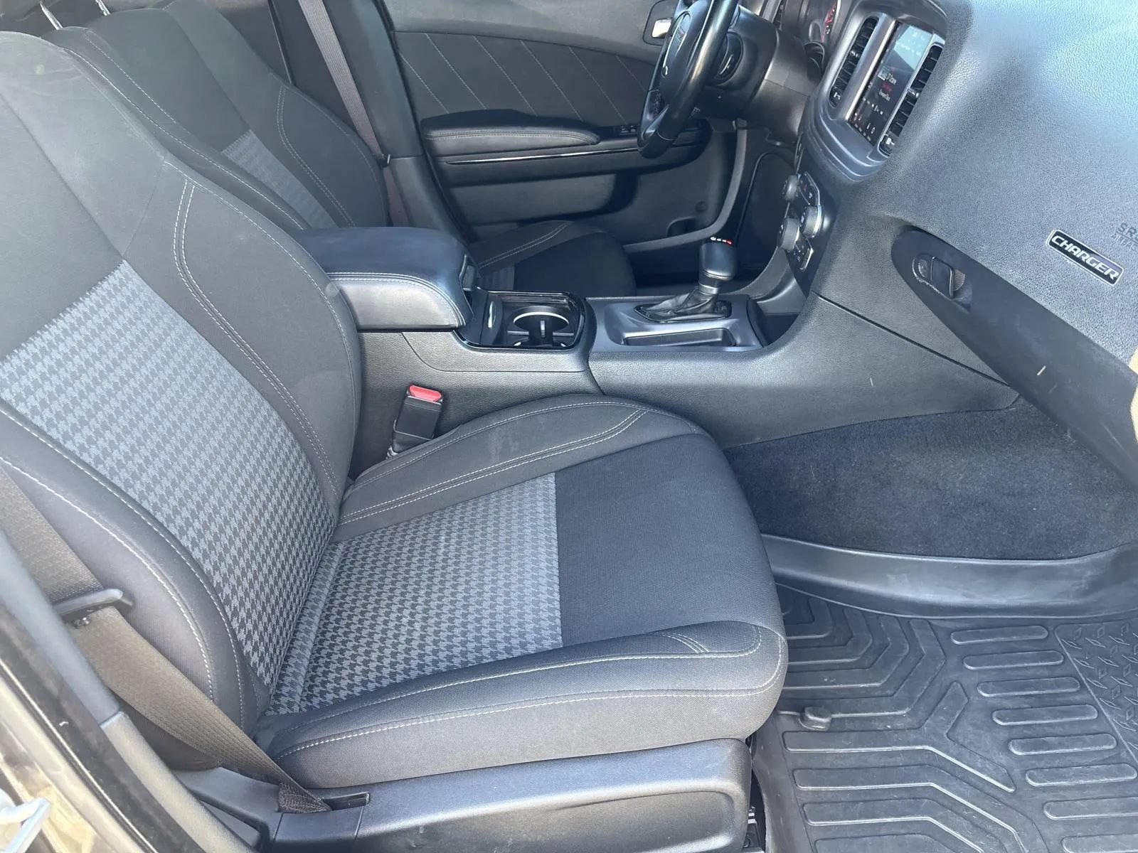 Used 2023 Dodge Charger SXT w/ Blacktop Package RWD image 19