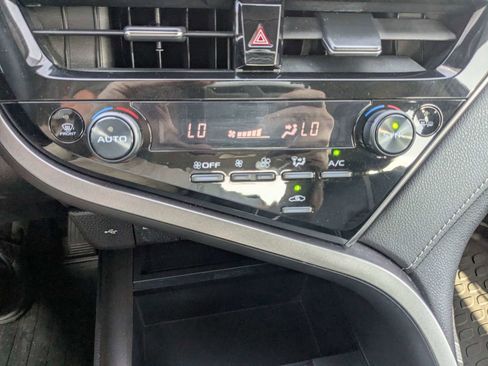 Used 2024 Toyota Camry SE w/ Convenience Package FWD image 20