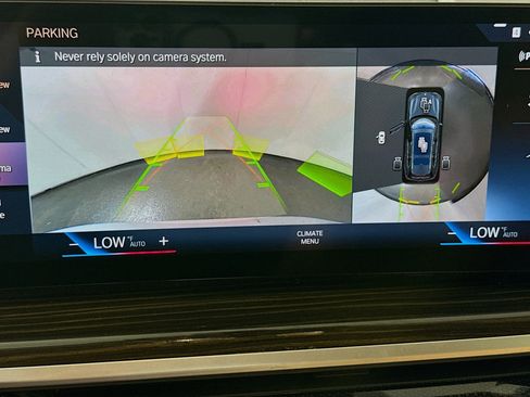 Used 2023 BMW X7 xDrive40i w/ Premium Package image 19