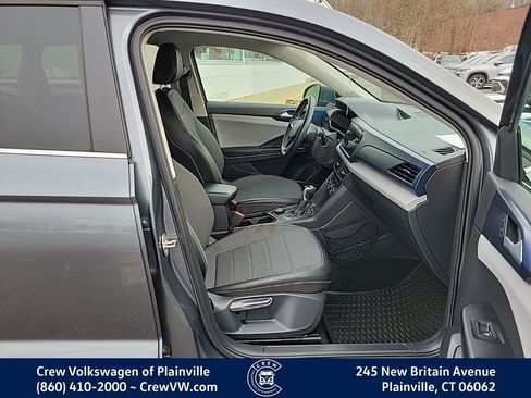 Certified 2022 Volkswagen Taos SE image 16