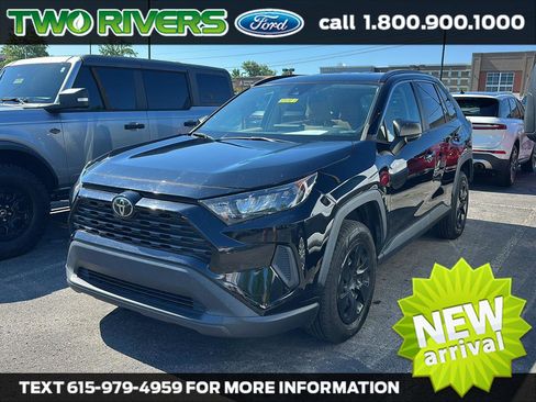 Used 2019 Toyota RAV4 LE FWD image 1