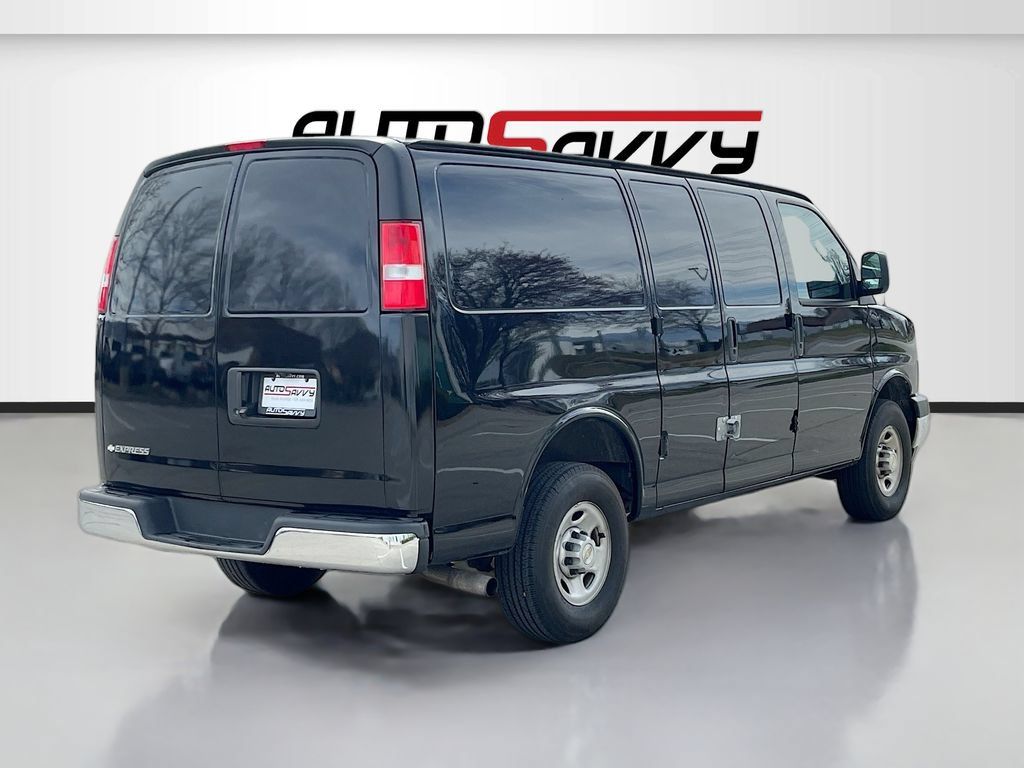 Used 2024 Chevrolet Express 2500 w/ Driver Convenience Package RWD image 7