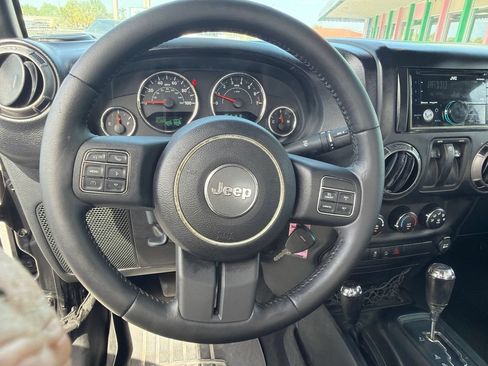 Used 2017 Jeep Wrangler Sport w/ Quick Order Package 24S AWD/4WD image 18