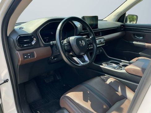 Used 2023 Honda Pilot Elite image 11