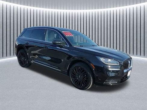 Used 2022 Lincoln Corsair Reserve w/ Equipment Group 201A AWD/4WD image 2