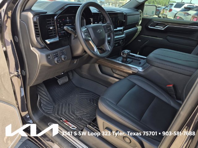 Used 2024 Chevrolet Silverado 1500 LT Trail Boss w/ LT Trail Boss Premium Package AWD/4WD image 20