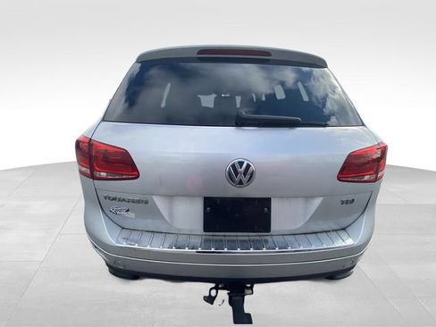 Used 2011 Volkswagen Touareg Sport AWD/4WD image 8
