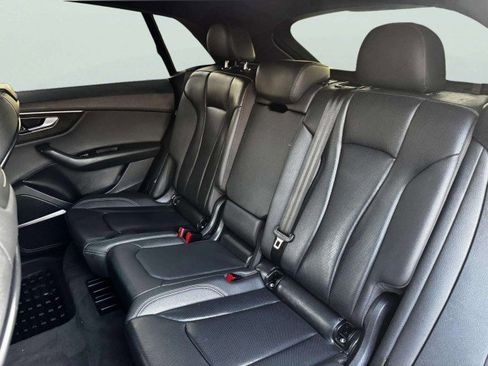 Used 2019 Audi Q8 Premium Plus w/ Premium Plus image 37