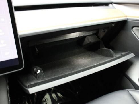 Used 2023 Tesla Model 3 Standard Range image 25