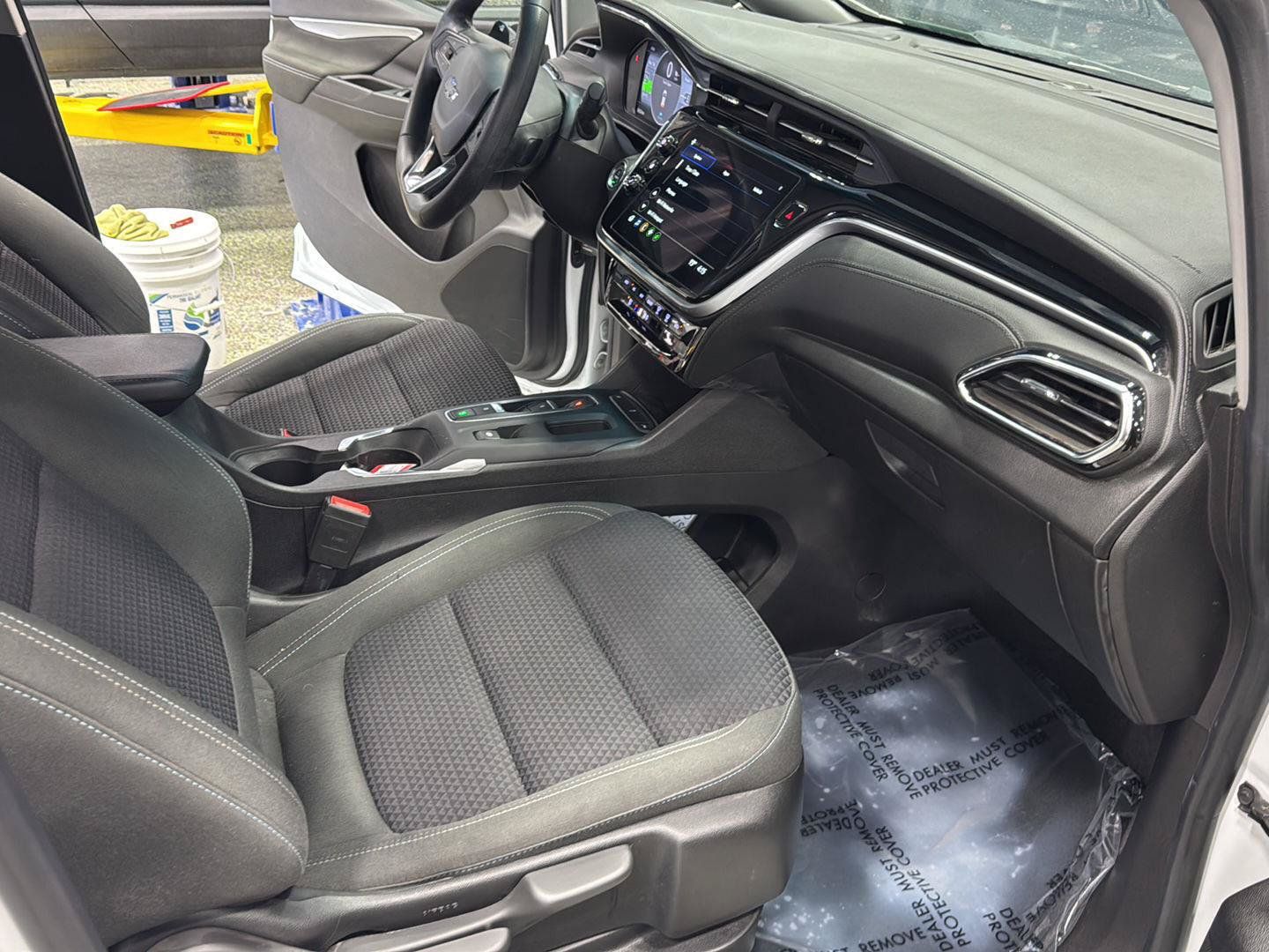 Used 2023 Chevrolet Bolt LT FWD image 18