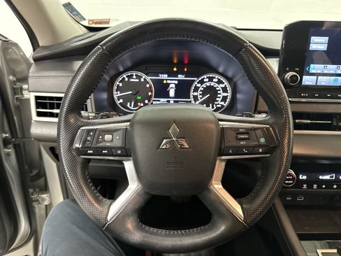 Used 2024 Mitsubishi Outlander SE AWD/4WD image 18