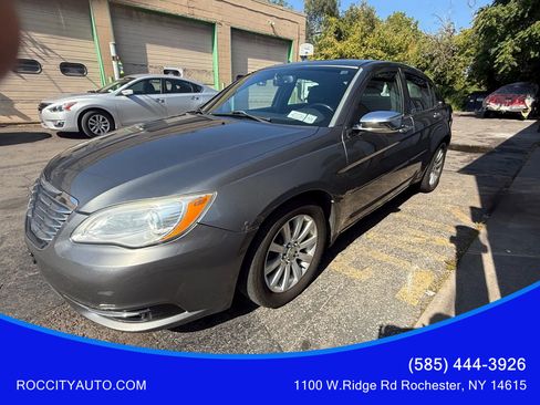 Used 2013 Chrysler 200 Limited image 1