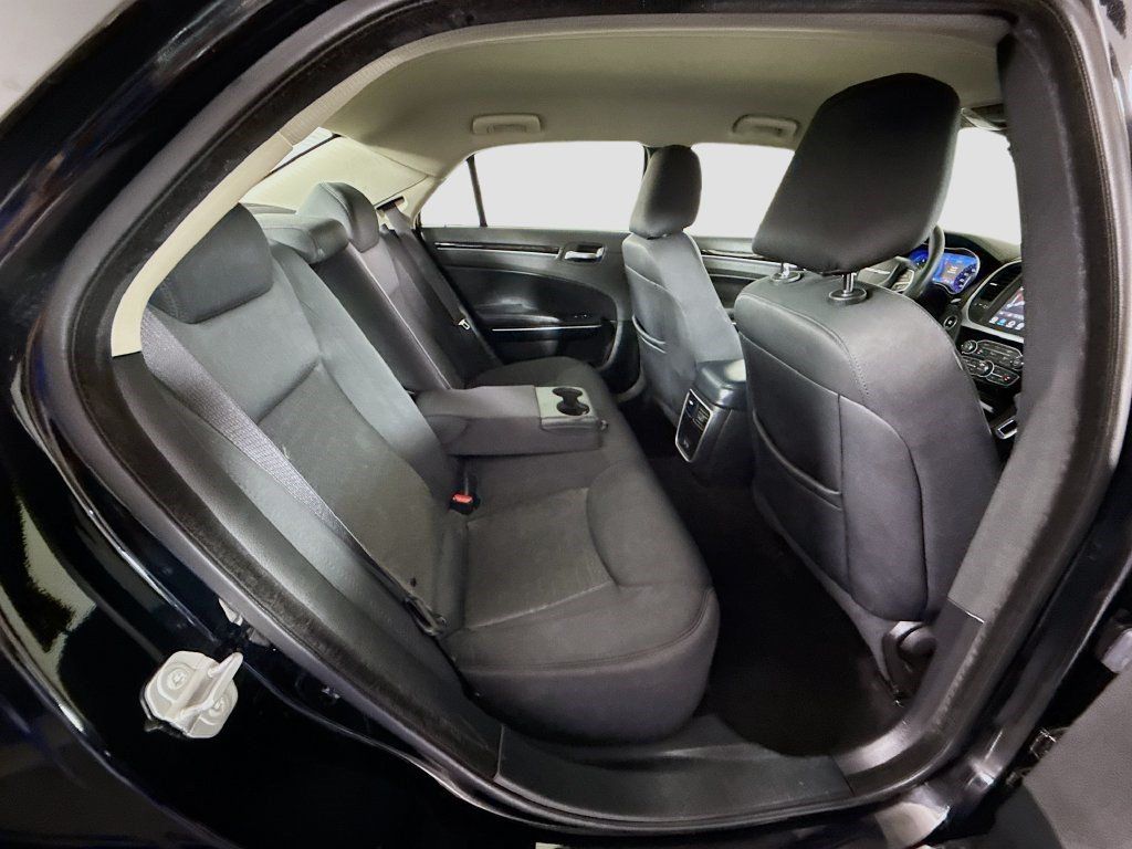 Used 2023 Chrysler 300 Touring w/ Safetytec Plus Group RWD image 26