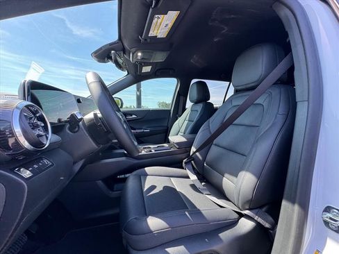 New 2026 Chevrolet Equinox LT w/ Convenience Package II AWD/4WD image 13