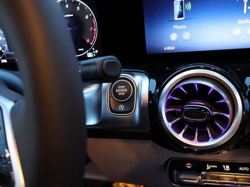 New 2025 Mercedes-Benz GLB 250 4MATIC image 28