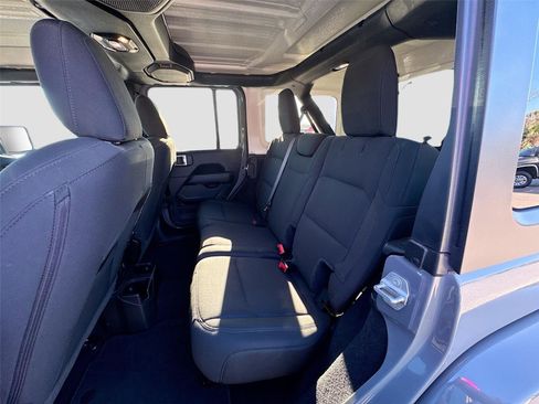 Used 2021 Jeep Wrangler Unlimited Sahara image 22