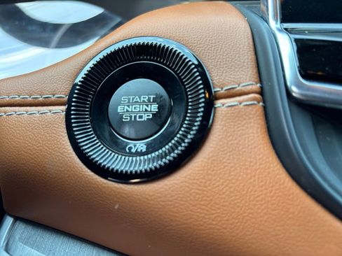 Used 2024 Jeep Compass Limited image 20