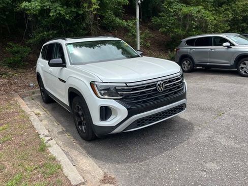 Used 2024 Volkswagen Atlas Peak Edition SEL AWD/4WD image 1