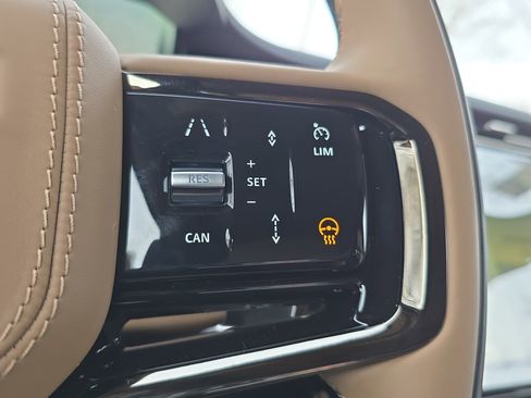 New 2026 Land Rover Range Rover Sport Dynamic SE AWD/4WD image 18