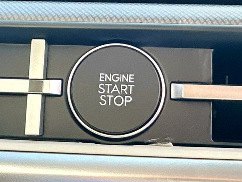 New 2026 Hyundai Santa Fe SE image 9